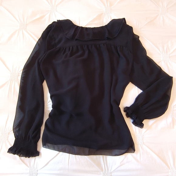 Aritzia Wilfred black sheer ruffle & lace pirate button down blouse. Size M. - Picture 11 of 11